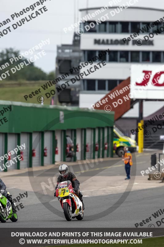 Vintage motorcycle club;eventdigitalimages;mallory park;mallory park trackday photographs;no limits trackdays;peter wileman photography;trackday digital images;trackday photos;vmcc festival 1000 bikes photographs